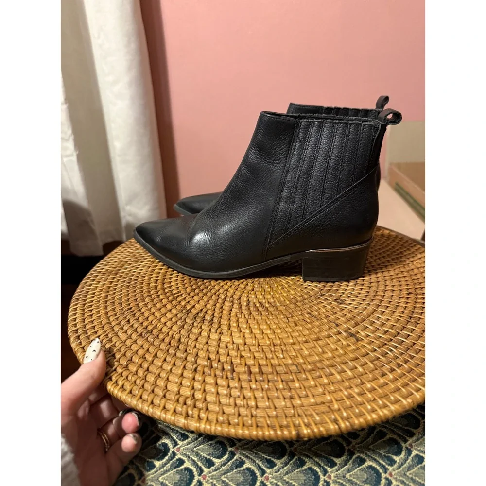 Marc Fisher Black Leather Pointed Toe Ankle Boots Block Heel Chelsea Bootie 8M